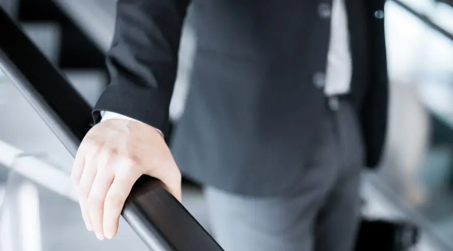 Evitar el contacto con objetos reduce la posibilidad de contagiarse de COVID-19