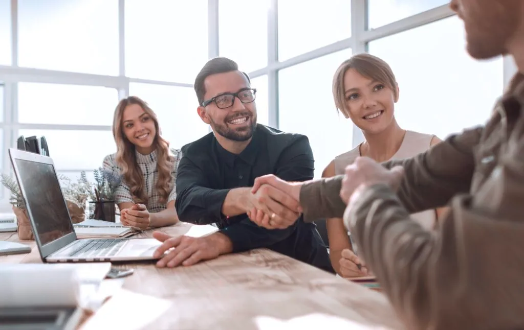 Política de contratación del sector asegurador en España