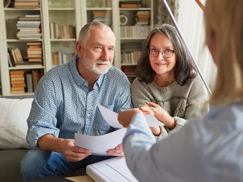 Mitos y realidades de los seguros para personas mayores
